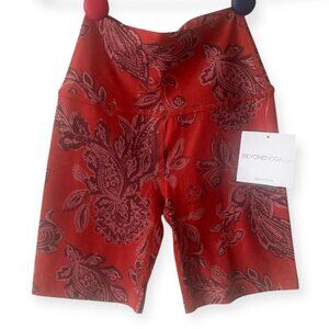 NEW Beyond Yoga Shorts PY5054 Papai, Size Small, Red Pattern